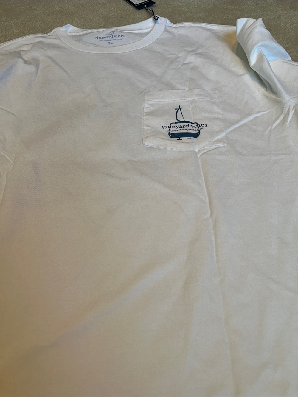 Vineyard Vines White Long-Sleeve Graphic Tee with Navy ski lift. XL. Men - Picture 7 of 9